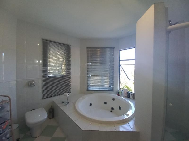 Casa, 4 quartos, 1384 m² - Foto 32